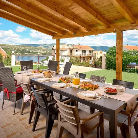 Cozy In Mastrinka Holiday home