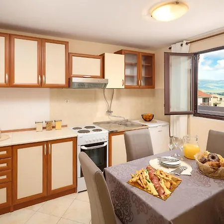 Cozy In Mastrinka Holiday home