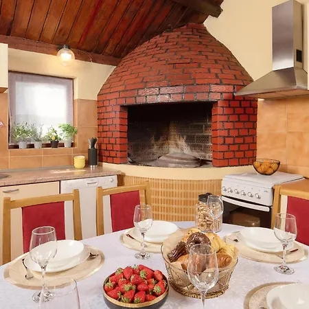 Holiday home Cozy In Mastrinka Trogir