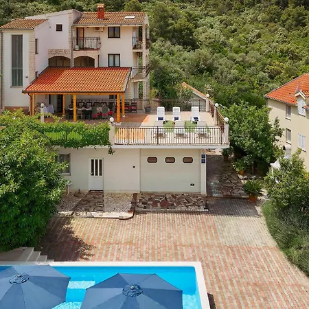 Holiday home Cozy In Mastrinka Trogir